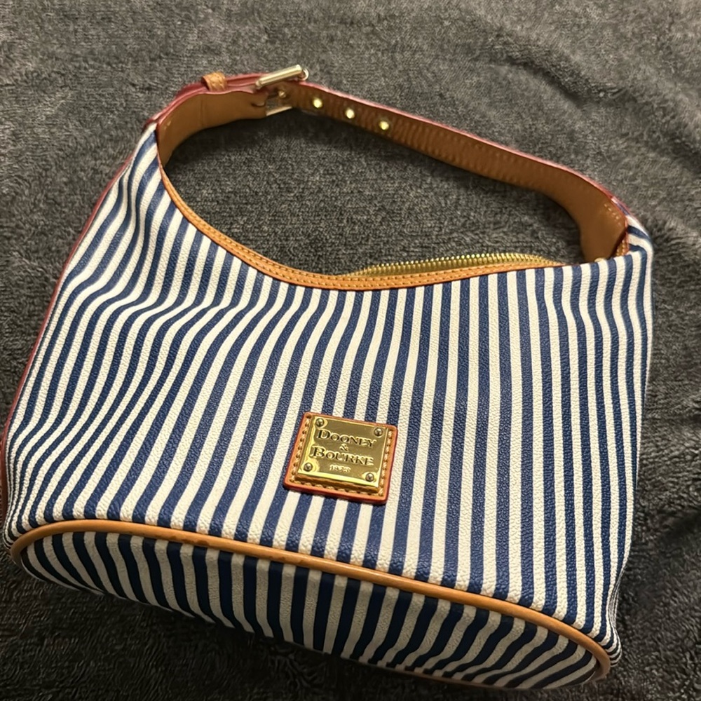 Dooney & Bourke 1975